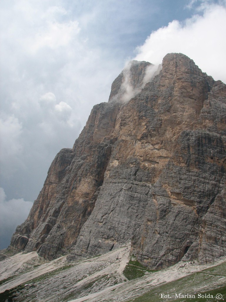 Tofana de Rozes z nad schroniska Dibona