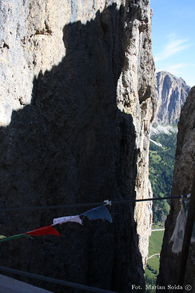 Widok z mostku na via ferrata Brigata Tridentina