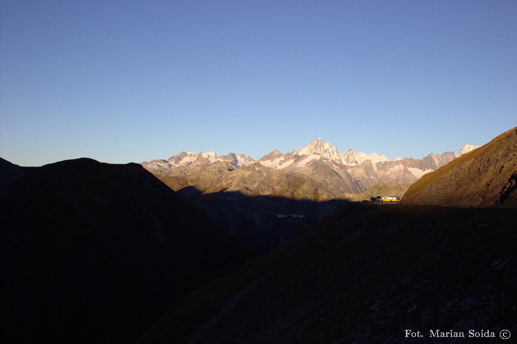 Widok na Finsteraarhorn z Furkapass