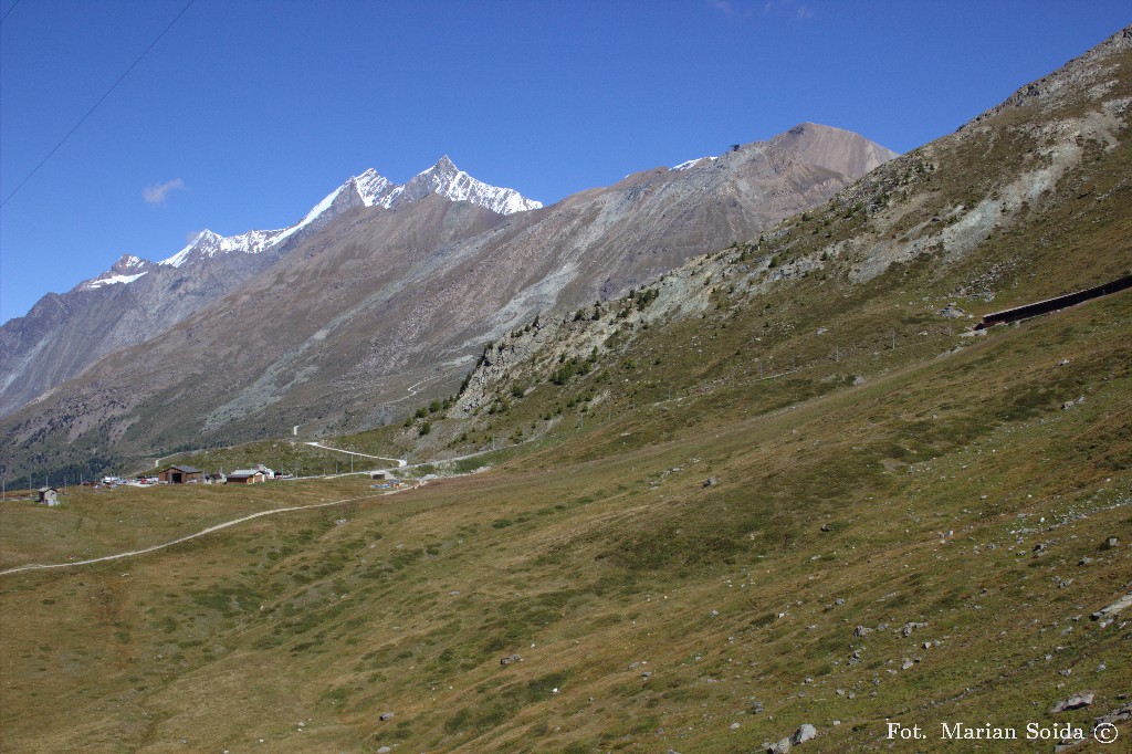 Dom, Täschhorn, Oberrothorn z podejścia pod Rotenboden