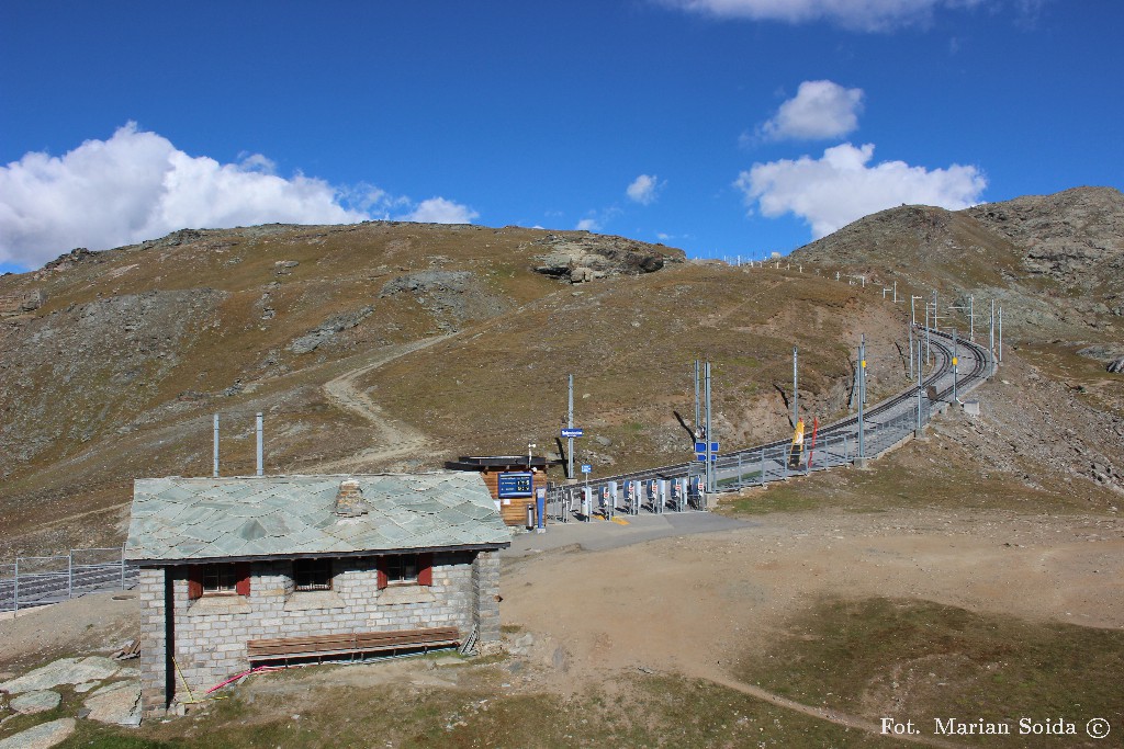 Panorama z Rotenboden - tory na Gornergrat