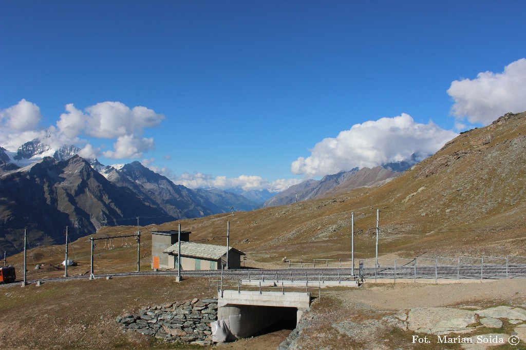 Panorama z Rotenboden - Weisshorn, Täschhorn (w chmurach)