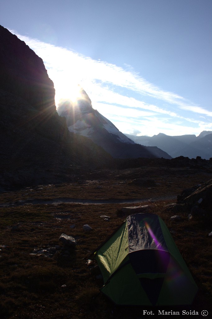 Biwak z widokiem na Matterhorn