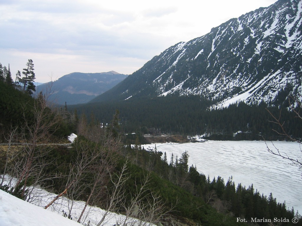 Morskie Oko z żółtego szlaku