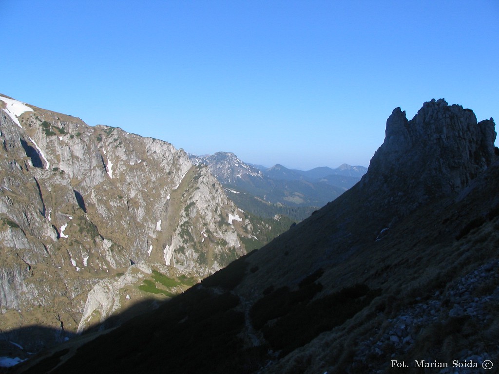 Mały Giewont, Wielka Turnia spod Przełęczy Kondrackiej Wyżniej