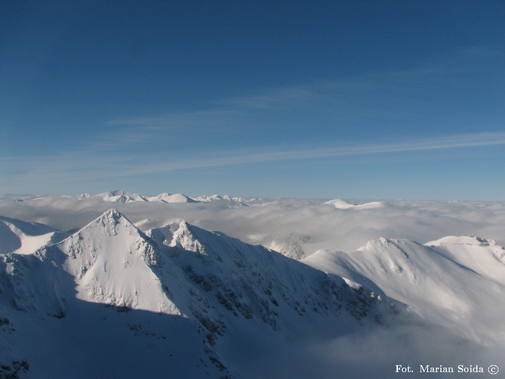 Pośrednia Turnia i Tatry Zachodnie z Kościelca