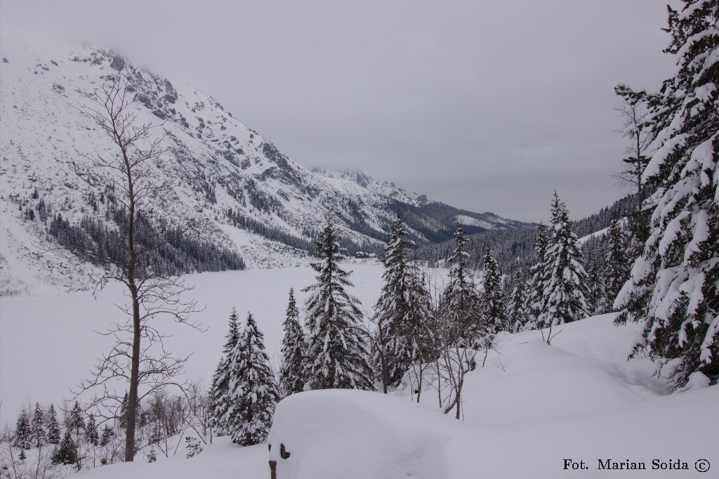 Morskie Oko spod Czarnostawiańskiej Siklawy